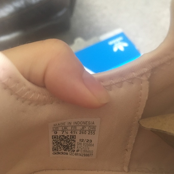 BRAND NEW Womens Adidas NMD_R1 - Picture 6 of 9